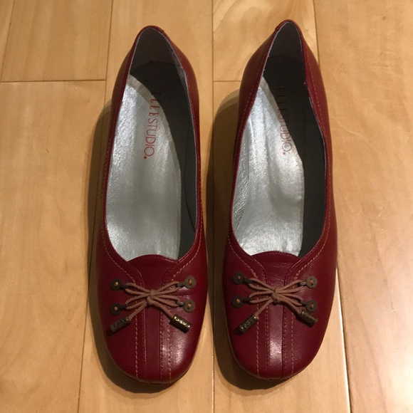 Elle Studio pump - Picture 2 of 8